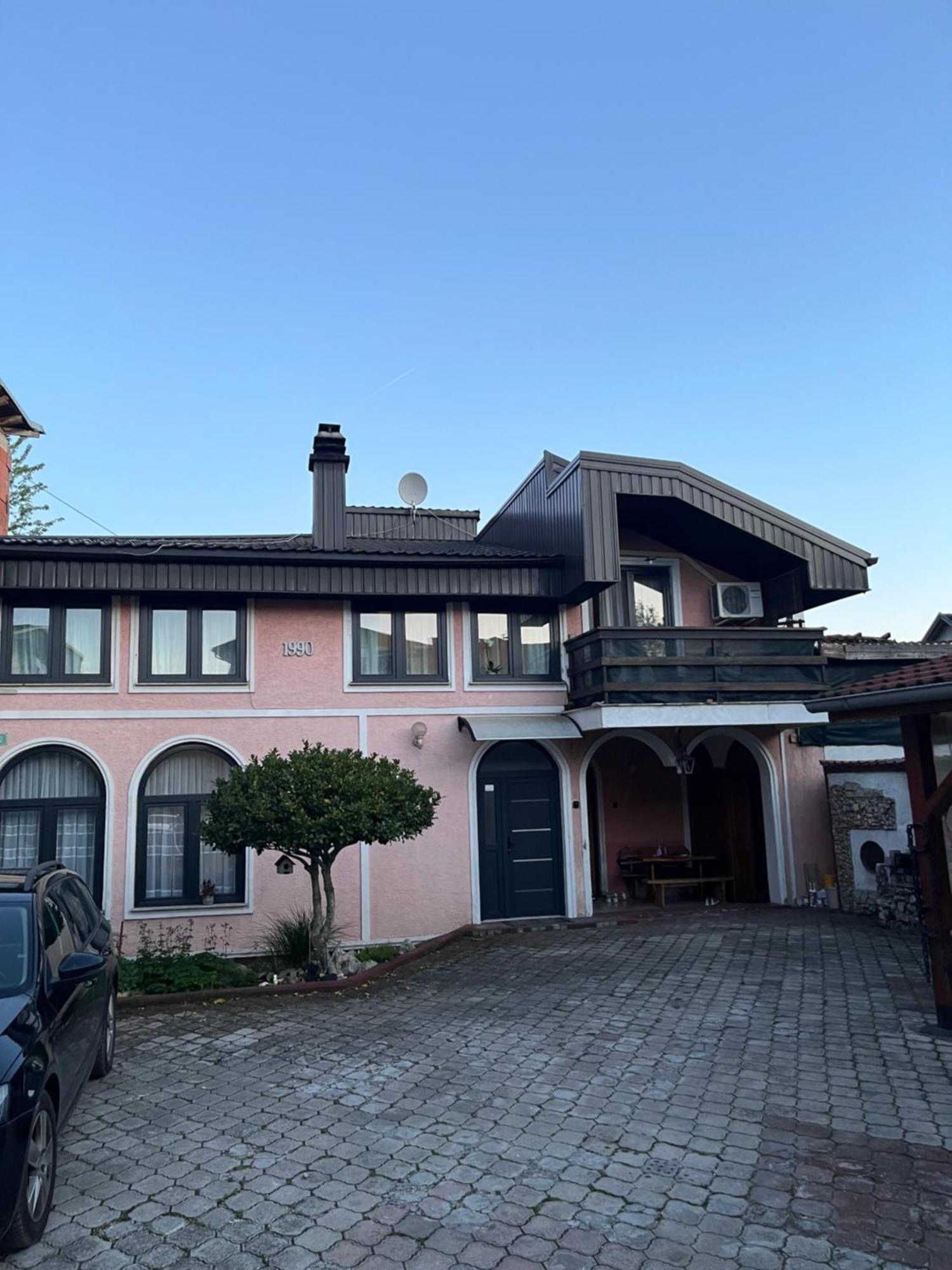 Guest House Eden Bihac Bagian luar foto