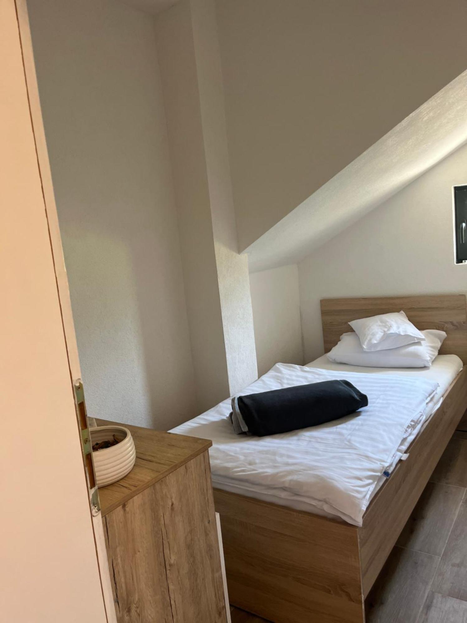 Guest House Eden Bihac Bagian luar foto